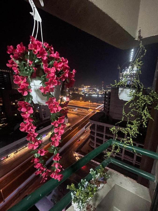 Dxb Backpackers Executive Hostel Dubai Exterior foto