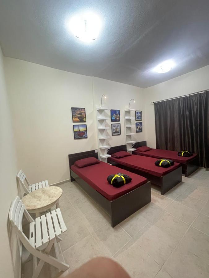 Dxb Backpackers Executive Hostel Dubai Exterior foto