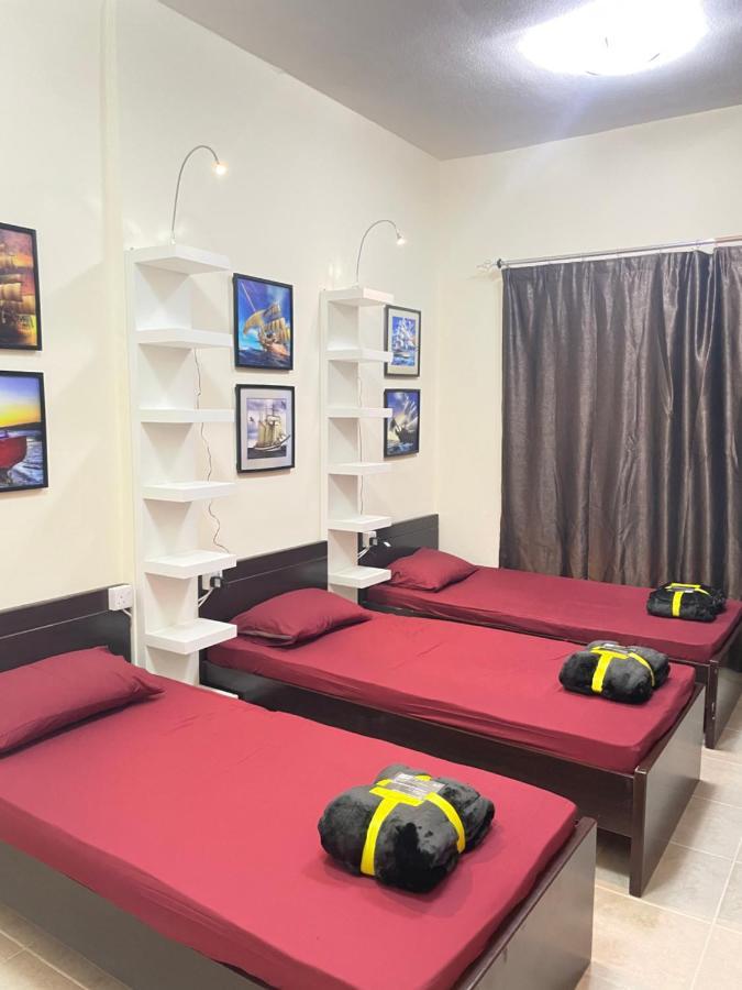 Dxb Backpackers Executive Hostel Dubai Exterior foto