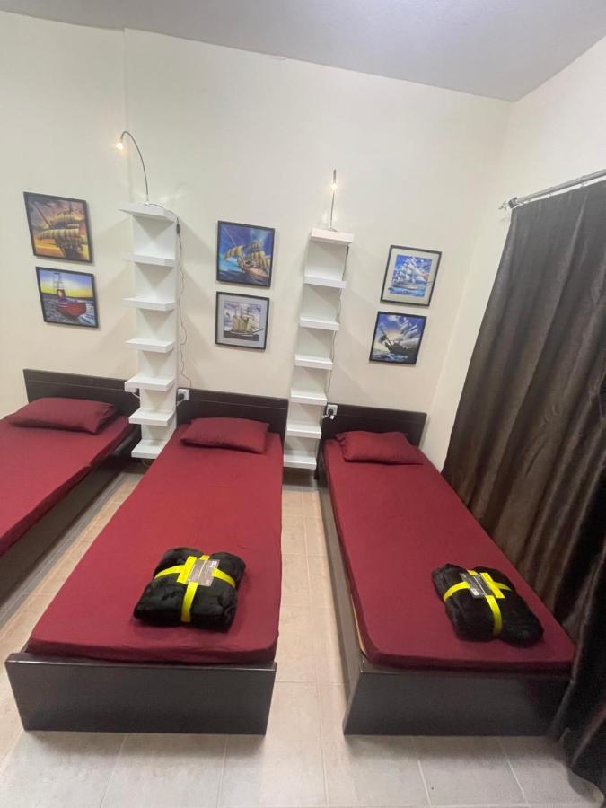 Dxb Backpackers Executive Hostel Dubai Exterior foto