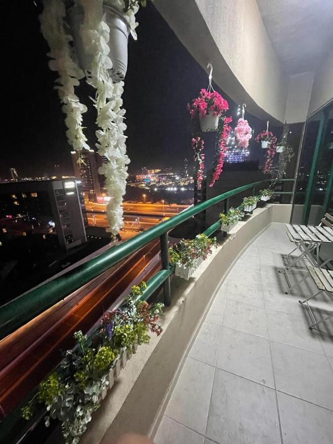 Dxb Backpackers Executive Hostel Dubai Exterior foto